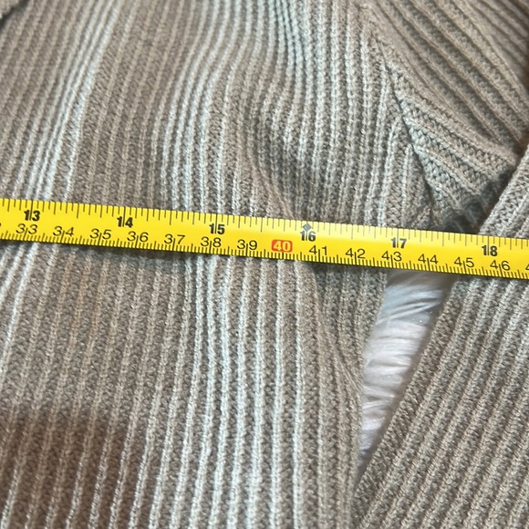 Prettylittlething cropped ribbed cardigan (nwot) - Picture 5 of 6